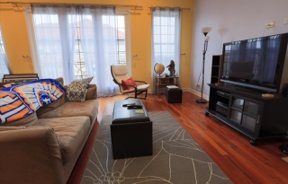 2 bed / 2 bath Penthouse Apartment With In-Unit Laundry & Parking Located on Belmont in Lakeview