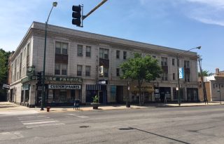 Edgewater Retail For Lease on Broadway