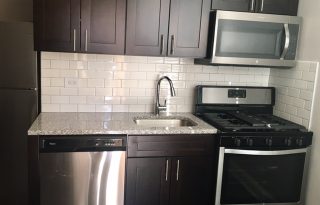 Rogers Park Renovated 2 Bedroom / 1 Bathroom Apartment For Lease