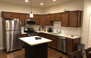 McKinley Park 2-Bedroom / 1-Bathroom Apartments Available For Lease