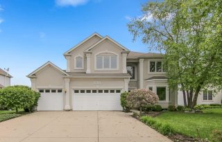 Naperville 4-Bedroom / 2.5-Bathroom Single Family Home For Sale