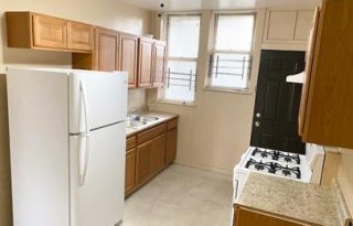 Rosemoor Remodeled 1-Bedroom Apartment Available For Lease