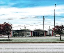 Glendale Heights Retail / Flex Building on 5 Acre Lot – For Sale / Lease on High Visibility North Avenue