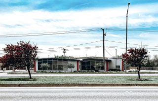 Glendale Heights Retail / Flex Building on 5 Acre Lot – For Sale / Lease on High Visibility North Avenue