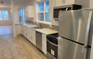 South Chicago 3-Bedroom / 2-Bathroom Apartment For Lease