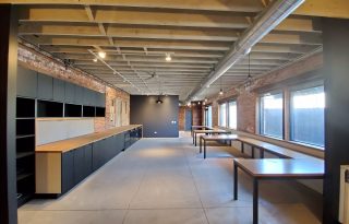 Logan Square Office / Flex Building For Lease on California with Garage
