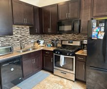 Prime Wrigleyville 3-Bedroom / 2-Bathroom Apartment Available For Lease