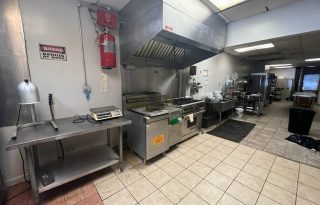 East Garfield Park Restaurant For Lease on Madison Street – Fully Equipped!